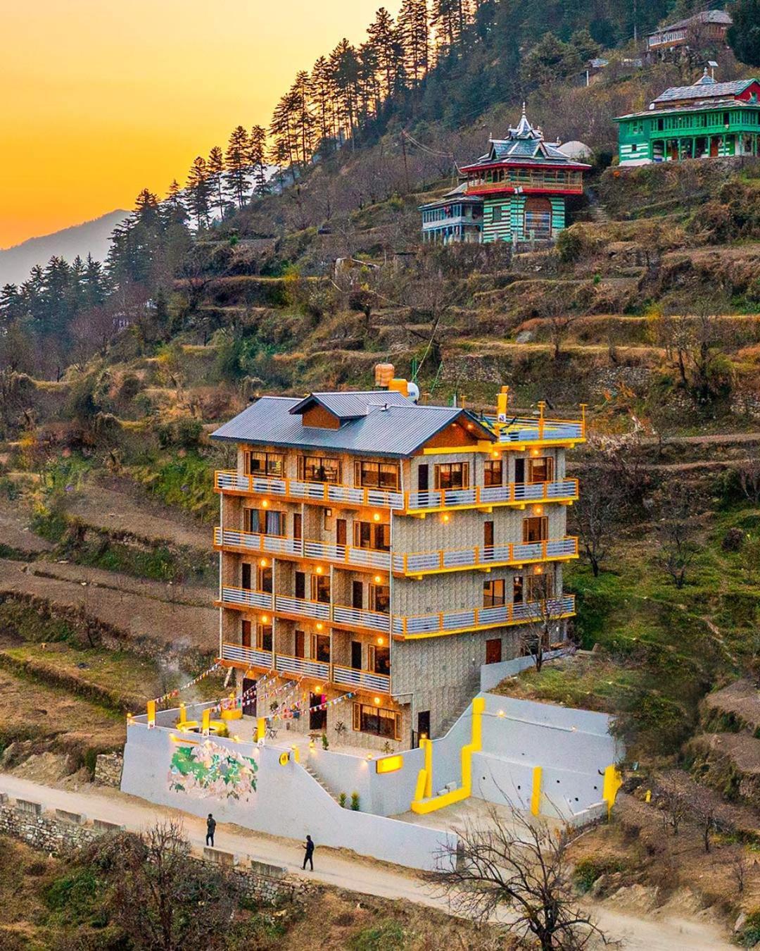 The Hosteller Tirthan Valley Gushaini Exteriér fotografie
