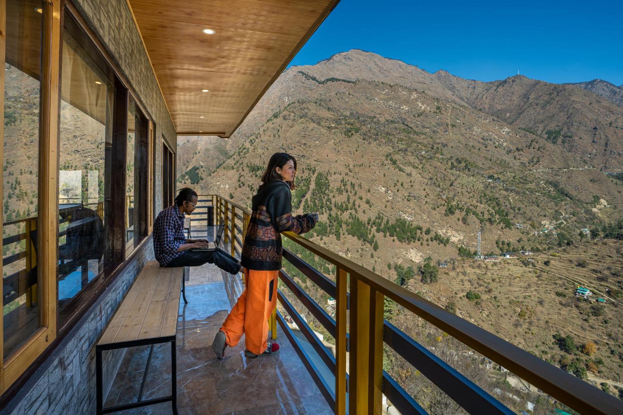 The Hosteller Tirthan Valley Gushaini Exteriér fotografie